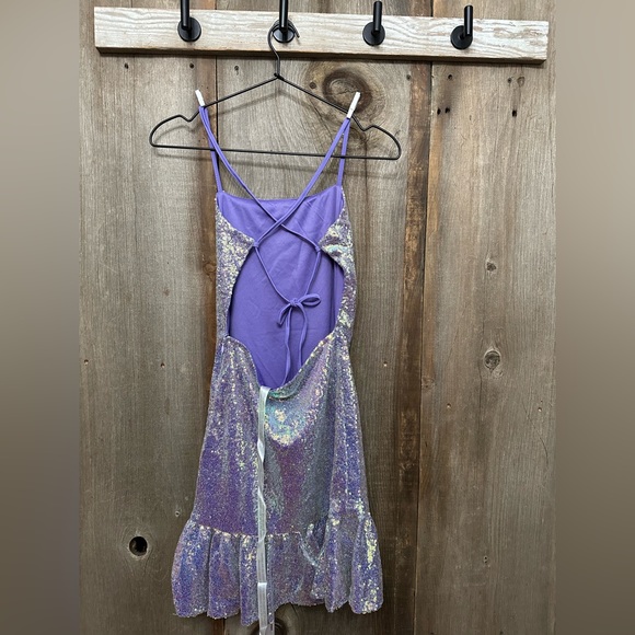 Nasty Gal Ruffle Hem Sequin Cami Mini Dress in Purple Size 2 - Picture 5 of 17